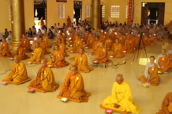 Trường Hạ Thiền Viện Linh Sơn tổ chức Thính Pháp, Cài Hoa Hiếu Hạnh, Hoa Đăng ngày 9/7/Nhâm Dần