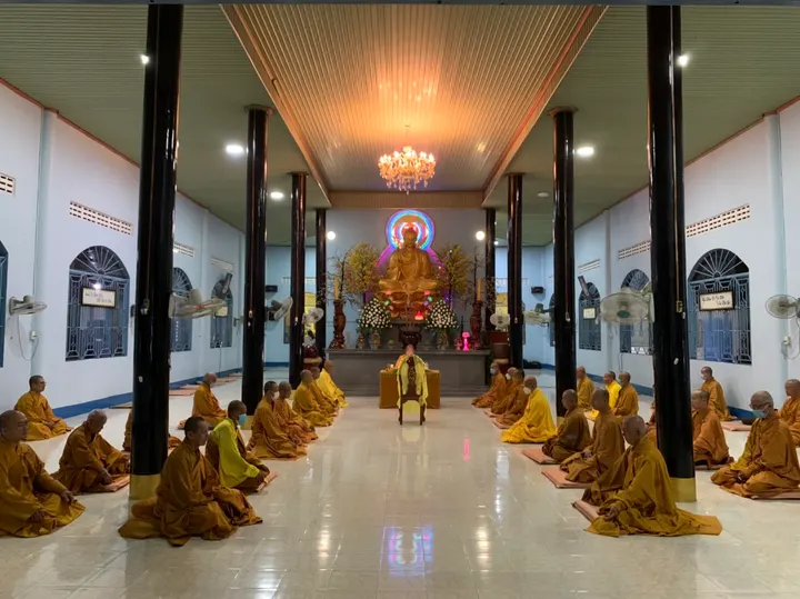 Chư Tôn Đức Họp Phân Ban và Bố Tát